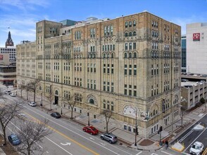 Building Photo - 270 E Highland Ave