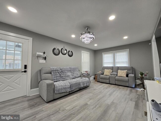 Building Photo - 530 Walnut Ave