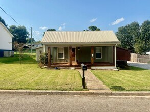 Building Photo - 704 McCaslin Ave
