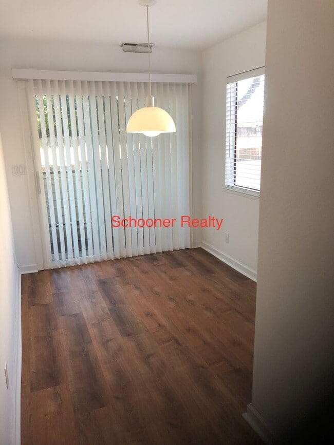Building Photo - CHARMING 2-STORY TOWNHOUSE IN DESIRABLE SA...