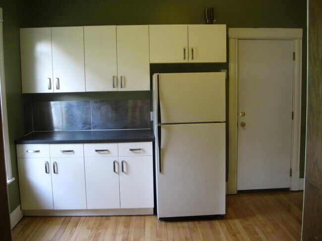 Foto del edificio - 2516 Harriet Ave