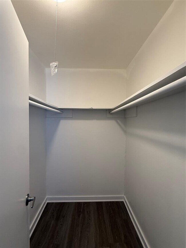 Foto del edificio - 311 E 31st St