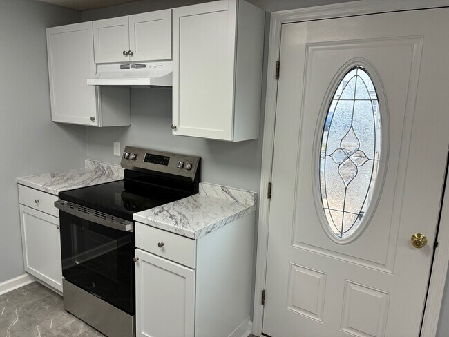 Foto del edificio - 7906 Slayton Settlement Rd