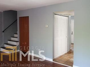 Building Photo - 2429 Peachwood Cir NE