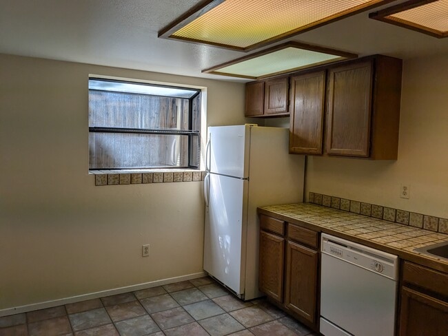 Foto del edificio - 1225 N Sierra St