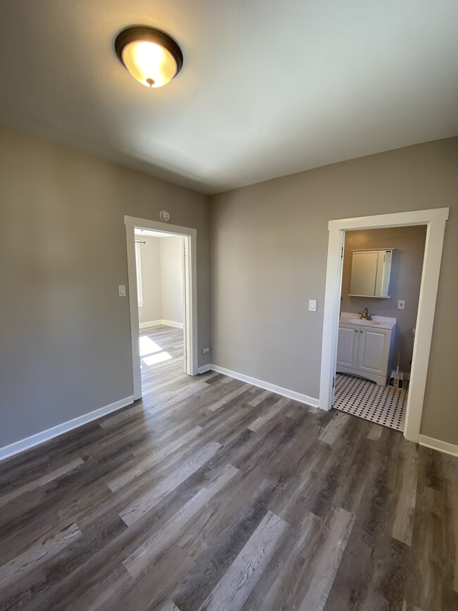 Building Photo - 1357 E Orange Grove Blvd