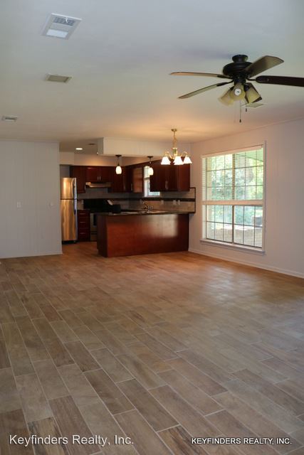 Foto del edificio - 8866 Bayside Ave