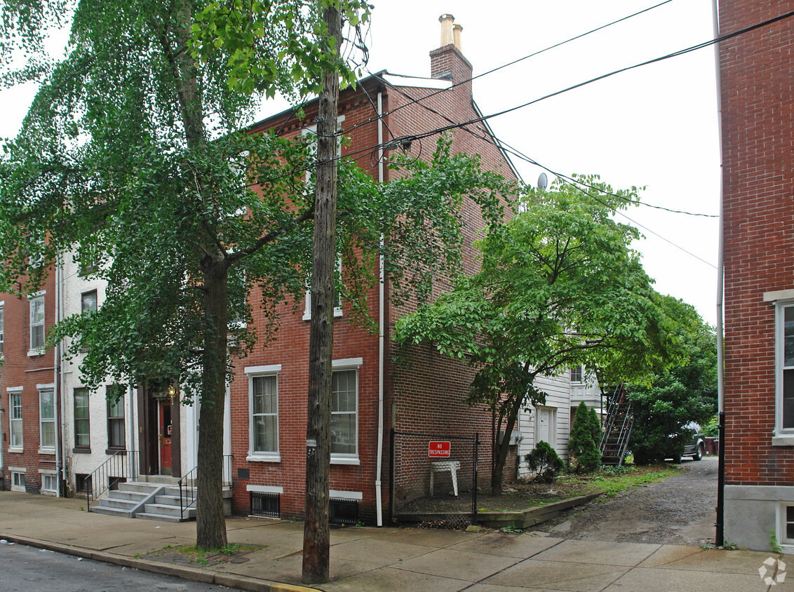 Foto principal - 511 N West St