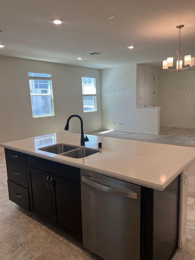 Building Photo - Elk Grove Home