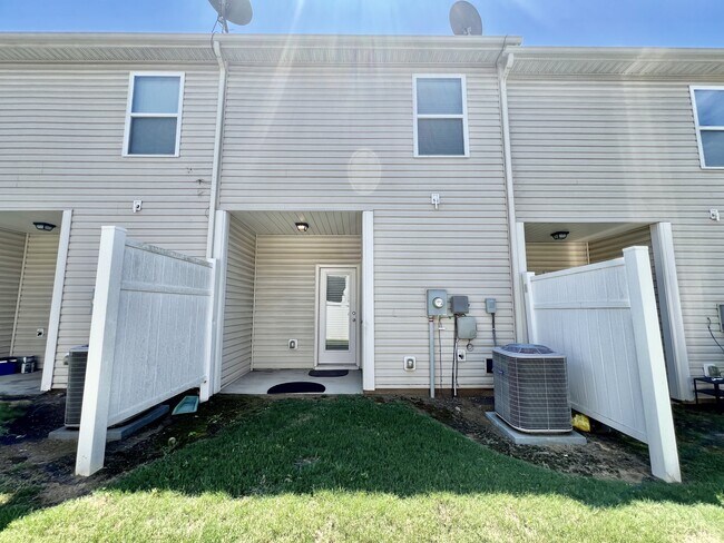 Foto del edificio - 12712 Persimmon Tree Dr