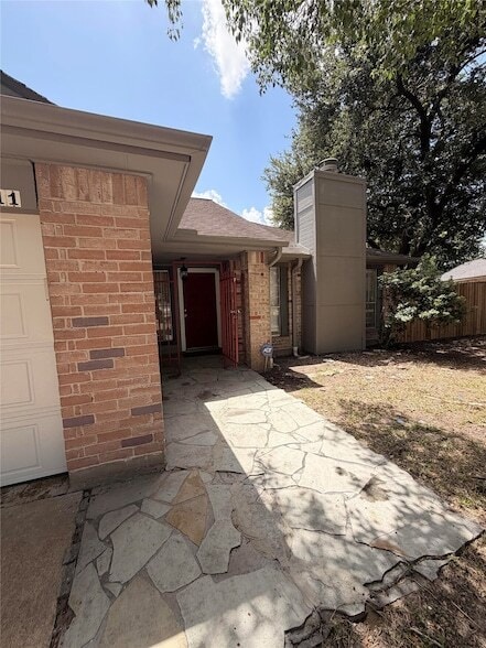 Foto del edificio - 7111 Feather Creek Dr