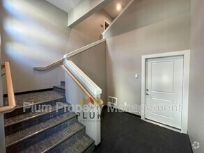 Building Photo - 1724 S 14th St W
