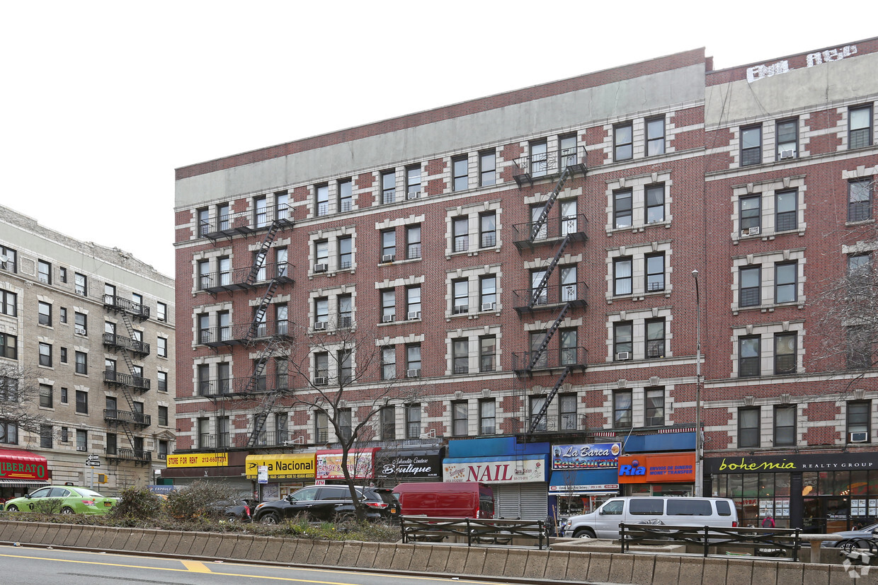 Building Photo - 3890-3898 Broadway