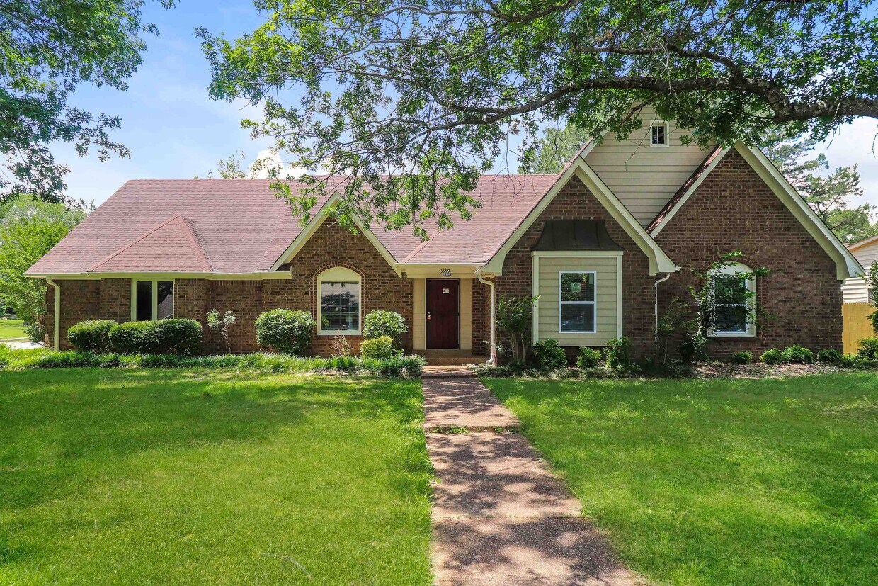 Primary Photo - 3559 Wincross Dr