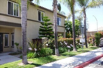Building Photo - 6223 Avenida De Las Vistas