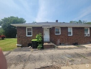 Building Photo - 1318 E Frye Ave