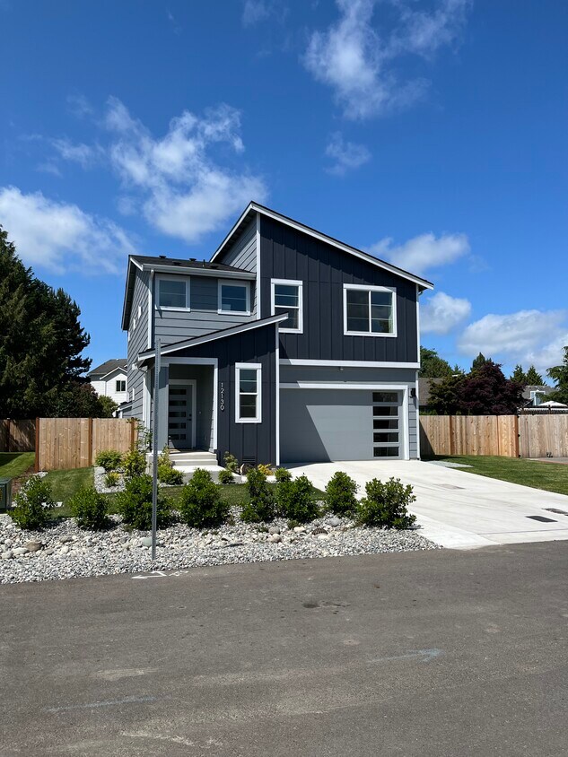 Foto principal - 12130 Bay Heights Pl