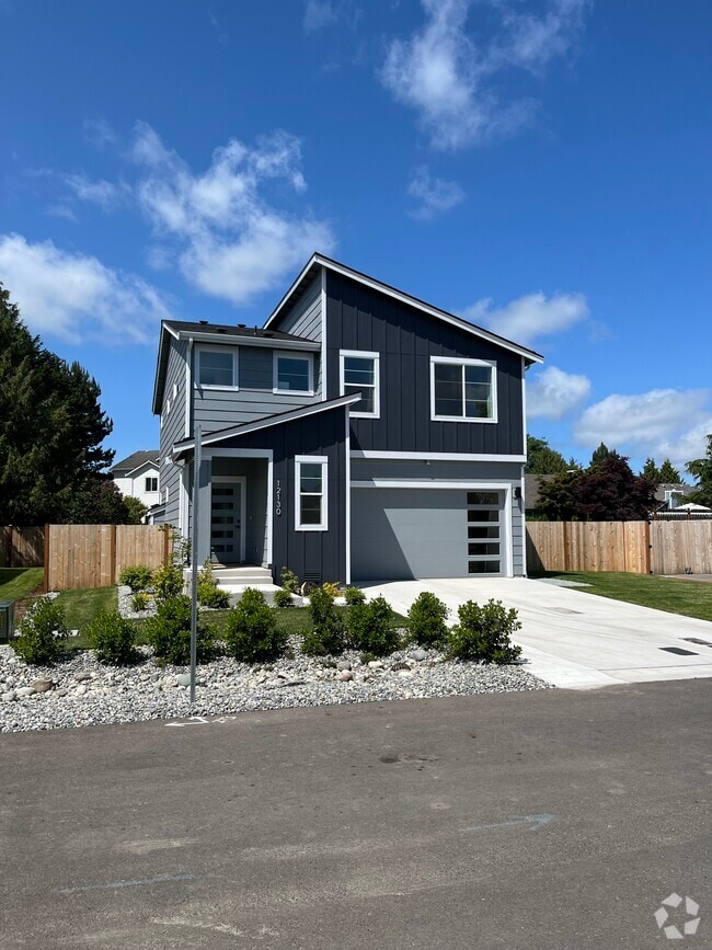 Building Photo - 12130 Bay Heights Pl