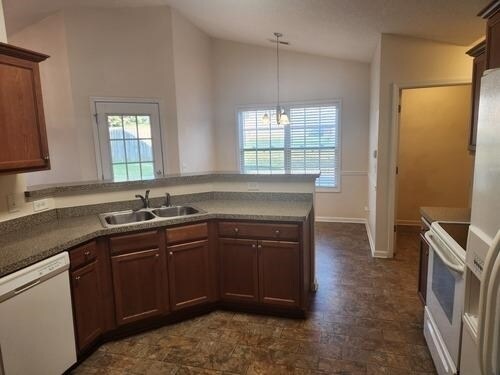 Foto del edificio - 605 McDowell Ln