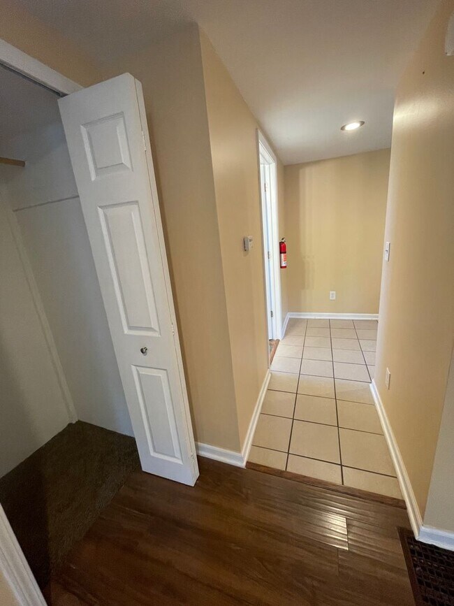 Foto del edificio - 526 N Huron St