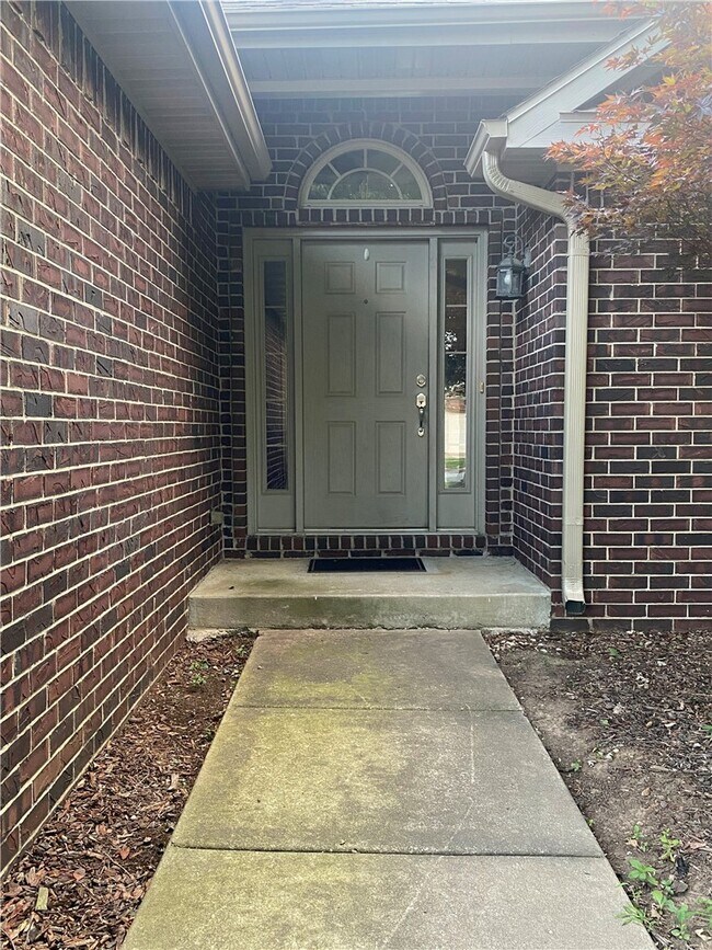 Foto del edificio - 2949 Bluegrass Pl