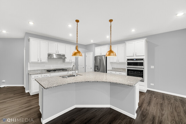 Building Photo - 597 Watercress Dr