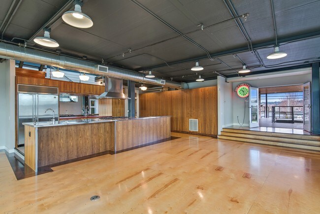 Penthouse - Glucoft Building