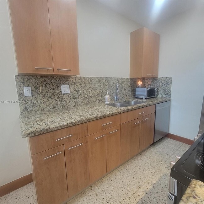 Foto del edificio - 7400 Harding Ave