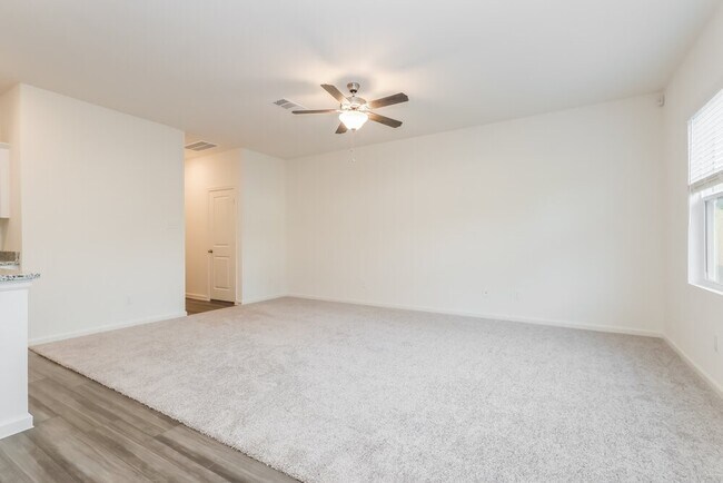 Foto del edificio - 440 Harlow Dr