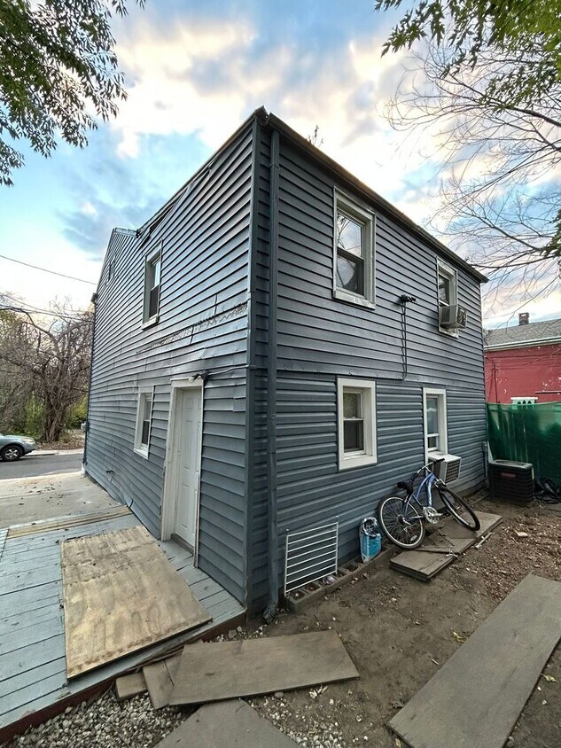 Primary Photo - 12 Chapel St