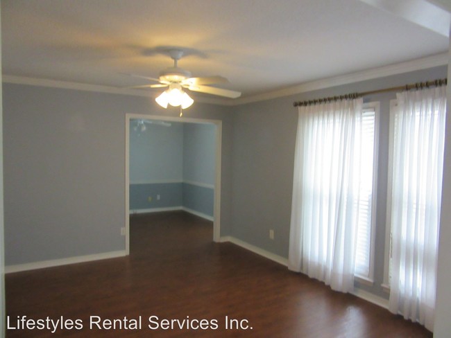 Building Photo - 8365 Compass Rose Dr S