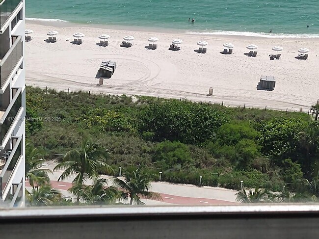 Building Photo - 6039 Collins Ave