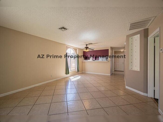 Foto del edificio - 7040 W Olive Ave