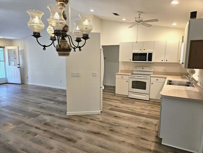 Building Photo - Annual Unfurnished Home with whole House Generator! 3 Bedroom, 2 Bath Home with Bonus Room off of...