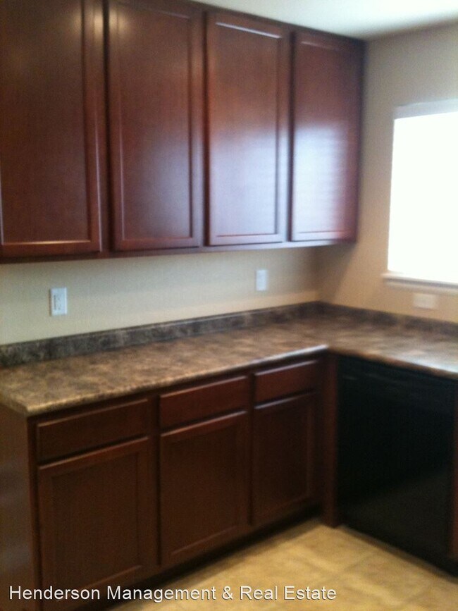 Building Photo - 2 br, 2 bath House - 4835 Hahns Peak Dr. #204