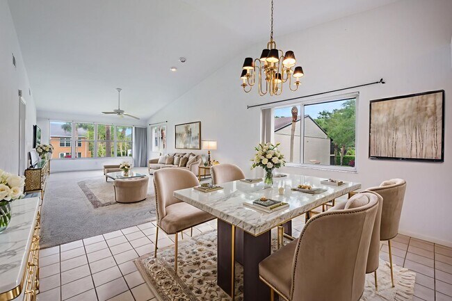 Foto del edificio - 4130 Looking Glass Ln