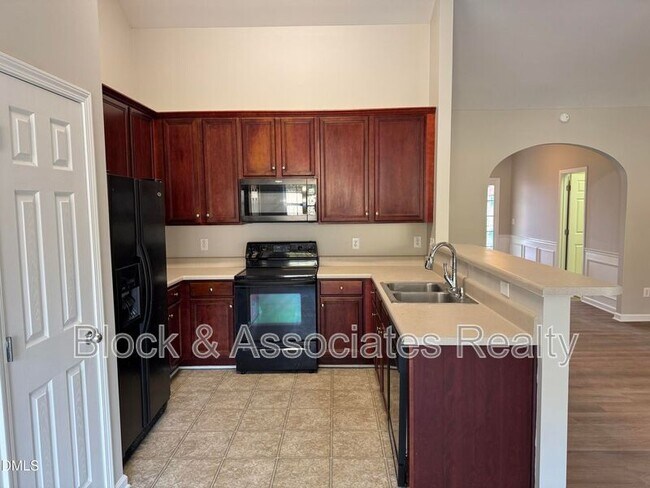 Building Photo - 9305 Doss Ct