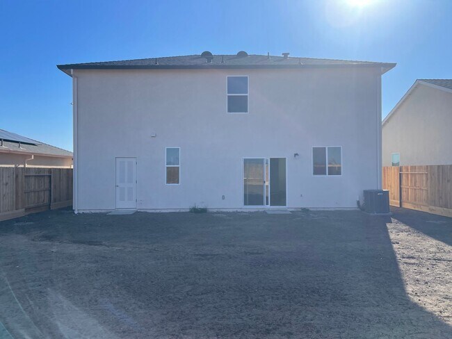 Foto del edificio - Wonderful Brand New 4BR Home