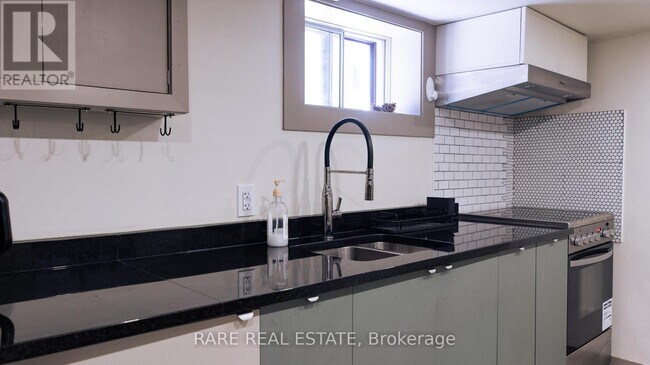 Building Photo - 33 Juliet Crescent