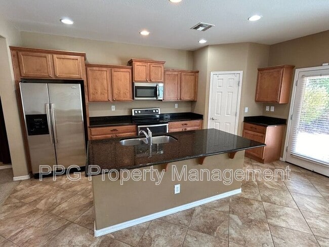 Building Photo - 2527 W Lucia Dr