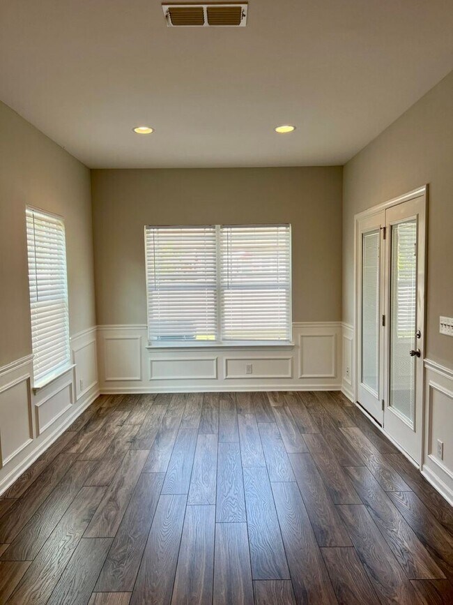 Building Photo - 3 br, 2 bath House - 3348 Tourmaline Dr.
