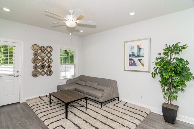 Foto del edificio - 1076 Walker Point Way