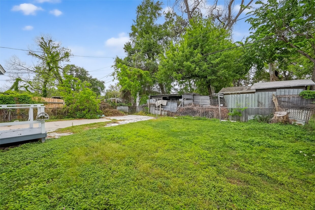 Foto del edificio - 2446 Mayview Dr