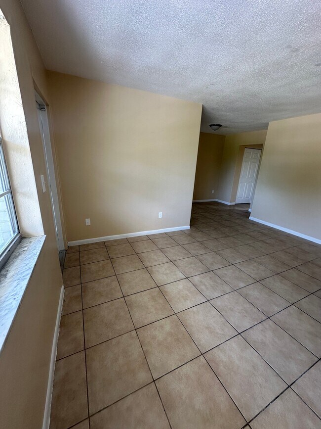 Photo - 6101 Garfield St (Hollywood, FL) Apartment