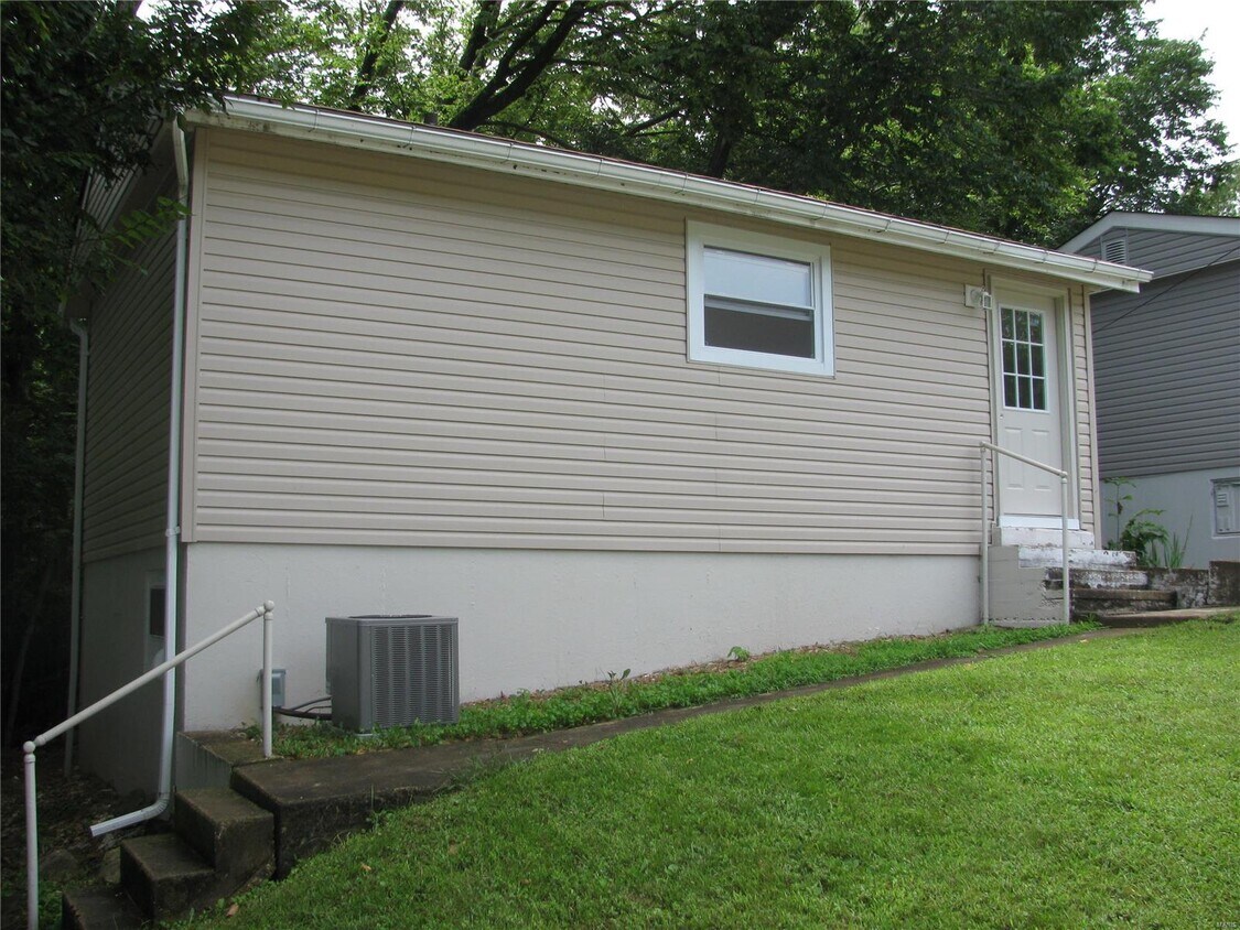 5860 Vera Jane Dr, High Ridge, MO 63049 House Rental in High Ridge