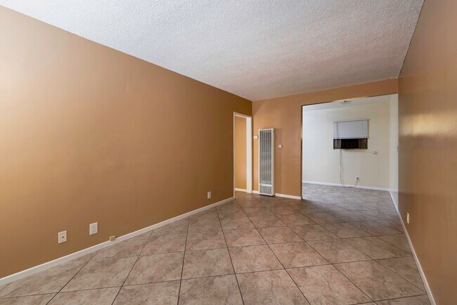 Foto del edificio - 1233 N Hobart Blvd