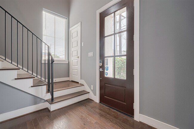 Foto del edificio - 4318 Center St