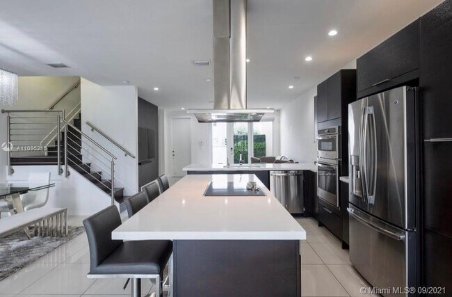 Building Photo - 6331 N W 104th path