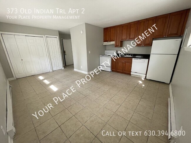 Building Photo - GREAT LOCATION! Freshly Painted! Studio Ap...