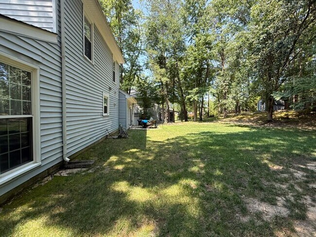Foto del edificio - 3505 Fox Ridge Rd